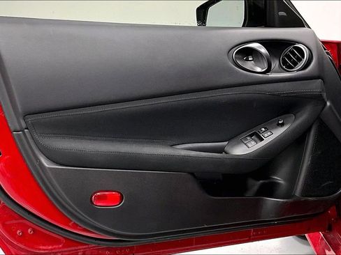 Used 2025 Nissan Z Sport w/ Floor Mat Package image 20