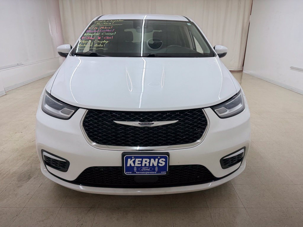 Used 2023 Chrysler Pacifica Touring-L FWD image 8