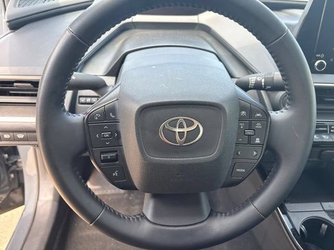 Used 2025 Toyota Prius LE FWD image 15