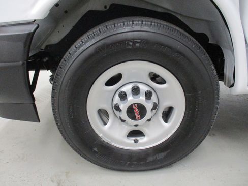 New 2025 GMC Savana 3500 image 12