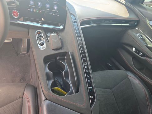 Used 2023 Chevrolet Corvette Stingray Premium Conv w/ Z51 Performance Package RWD image 22