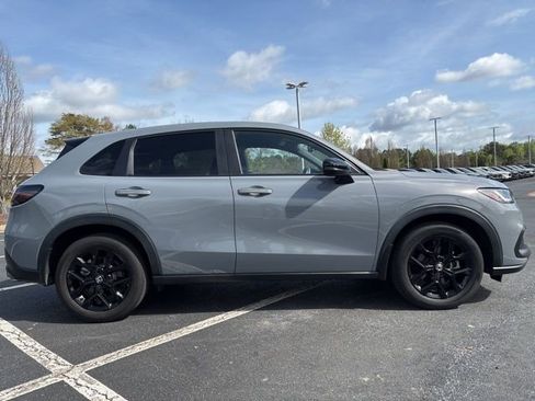 Used 2024 Honda HR-V Sport image 4