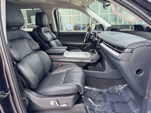 New 2027 Lincoln Navigator Premiere AWD/4WD image 10