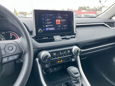 Used 2025 Toyota RAV4 XLE image 18