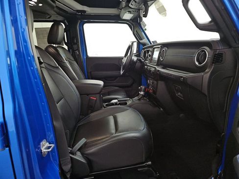 Used 2022 Jeep Wrangler Unlimited Rubicon 4xe w/ Cold Weather Group AWD/4WD image 5