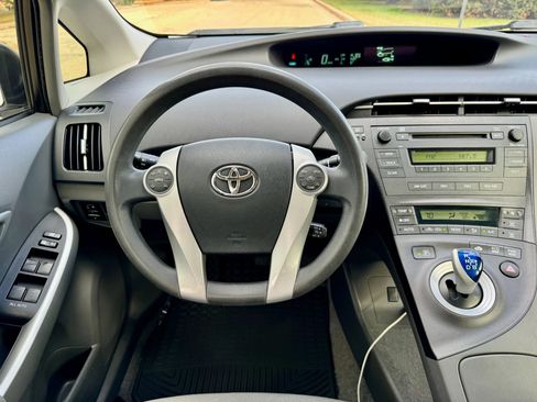 Used 2010 Toyota Prius Five image 18