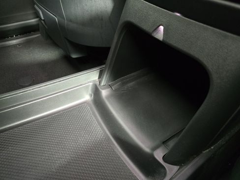 Used 2023 Rivian R1S Adventure image 30