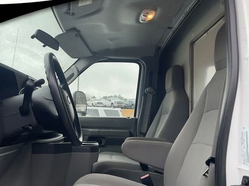 Used 2014 Ford E-350 and Econoline 350 Super Duty image 3