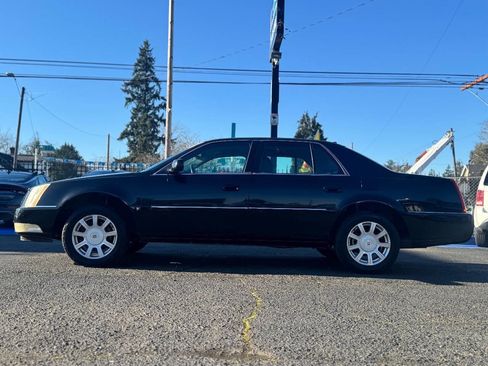 Used 2009 Cadillac DTS Luxury 5 Passenger 4dr Sedan image 7
