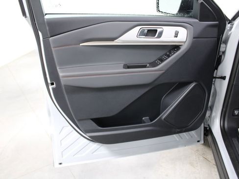 New 2026 Ford Explorer Active w/ Active Comfort Package image 25