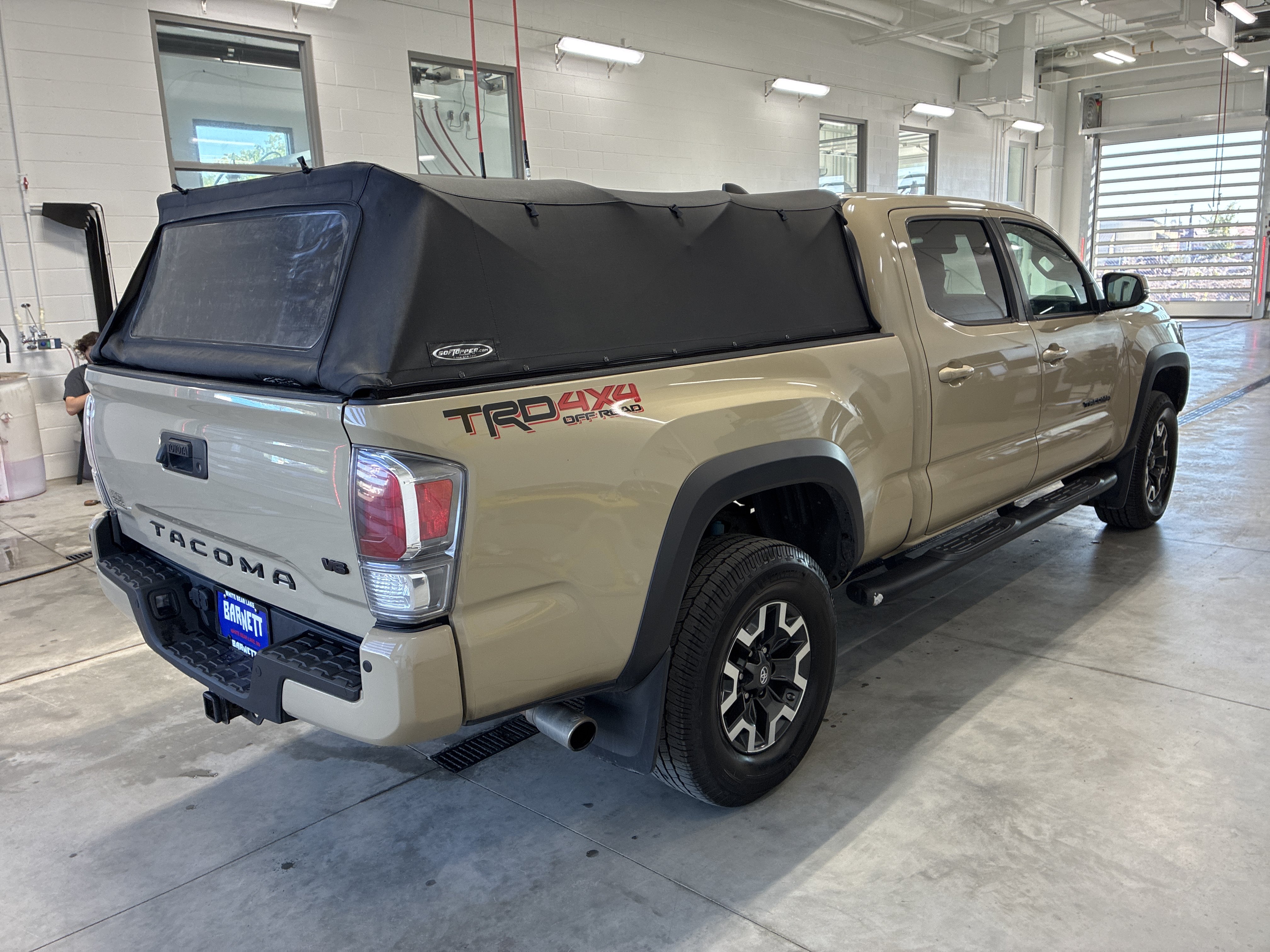 Used 2020 Toyota Tacoma TRD Off-Road w/ Technology Package AWD/4WD image 3