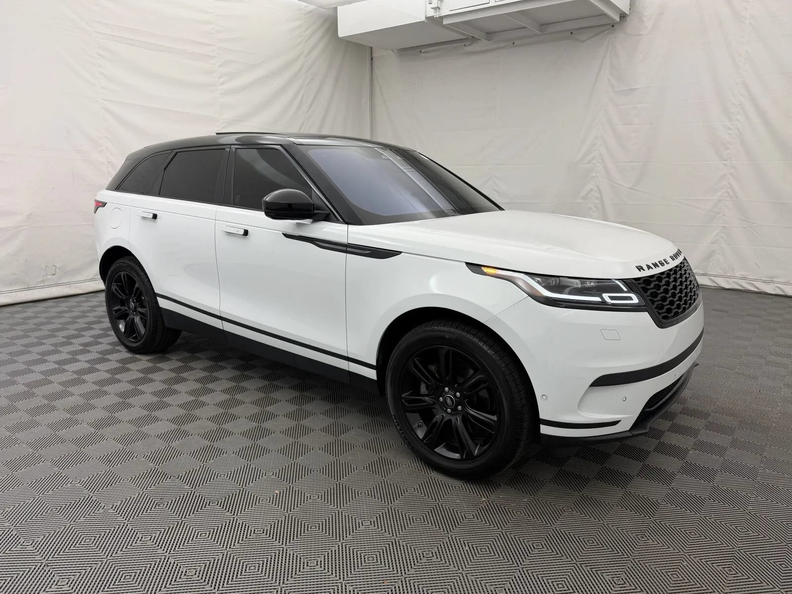 Used 2021 Land Rover Range Rover Velar S AWD/4WD image 4