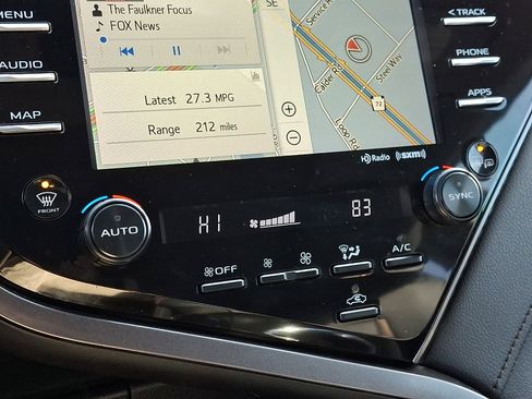 Used 2019 Toyota Camry XLE w/ Navigation Package image 17