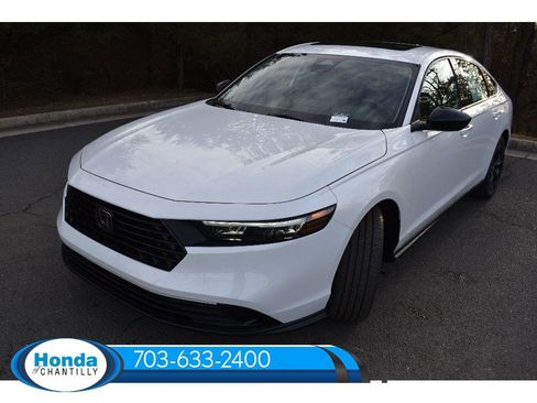 New 2025 Honda Accord SE image 3