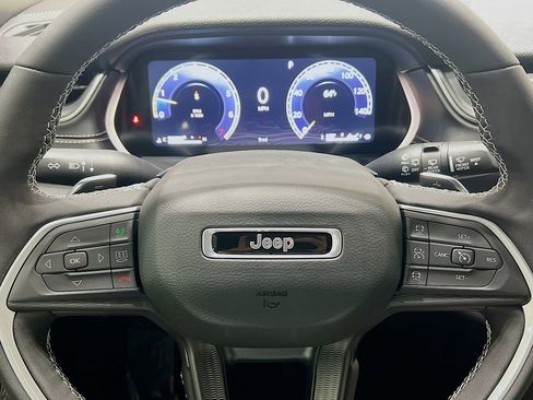 New 2025 Jeep Grand Cherokee Laredo image 25