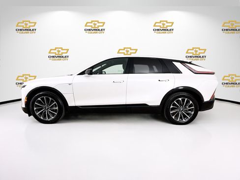 Used 2025 Cadillac Lyriq Sport RWD image 5