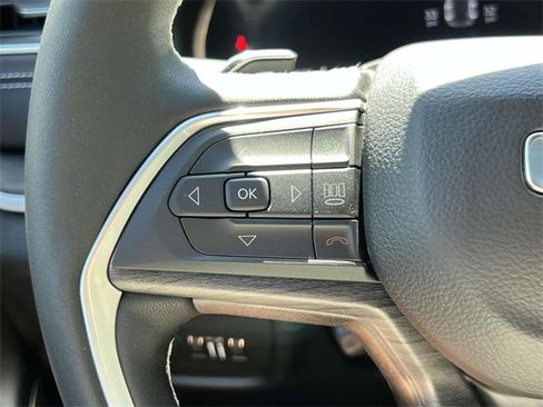 New 2025 Jeep Grand Cherokee Limited w/ Luxury Tech Group II image 24