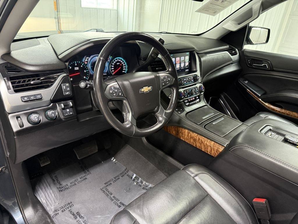 Used 2020 Chevrolet Suburban Premier AWD/4WD image 16