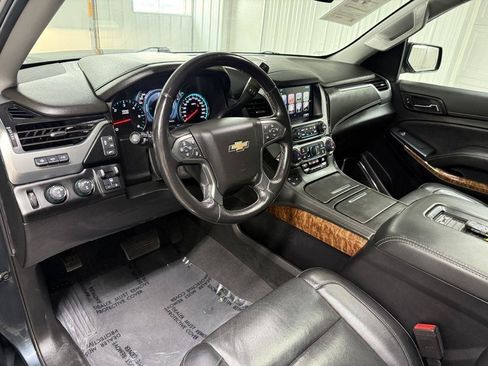 Used 2020 Chevrolet Suburban Premier AWD/4WD image 16
