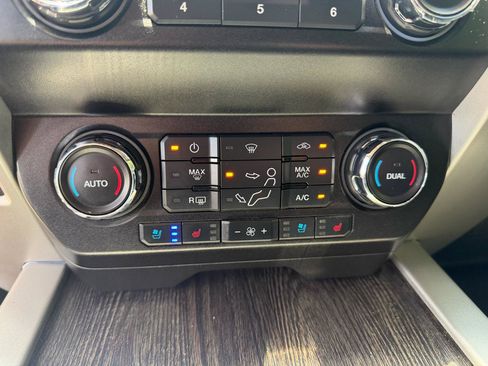 Used 2021 Ford F350 Lariat AWD/4WD image 30