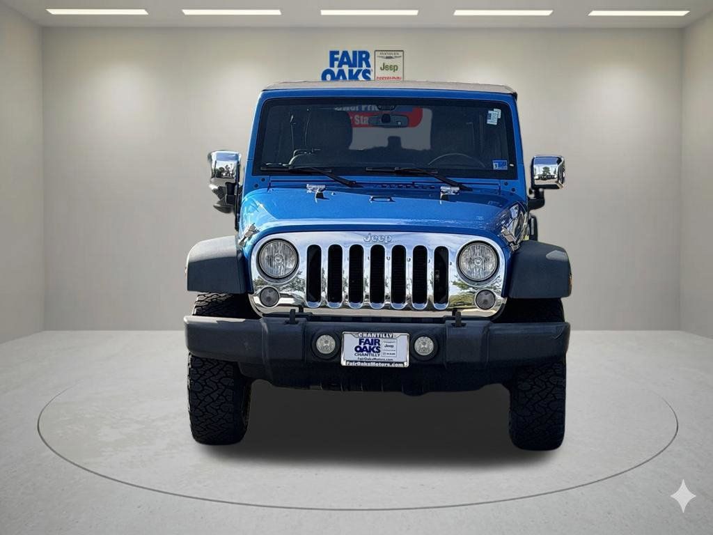 Used 2015 Jeep Wrangler Unlimited Rubicon w/ Connectivity Group AWD/4WD image 4