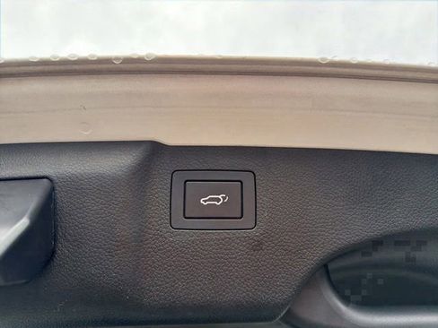 Used 2019 Hyundai Santa Fe Limited image 14