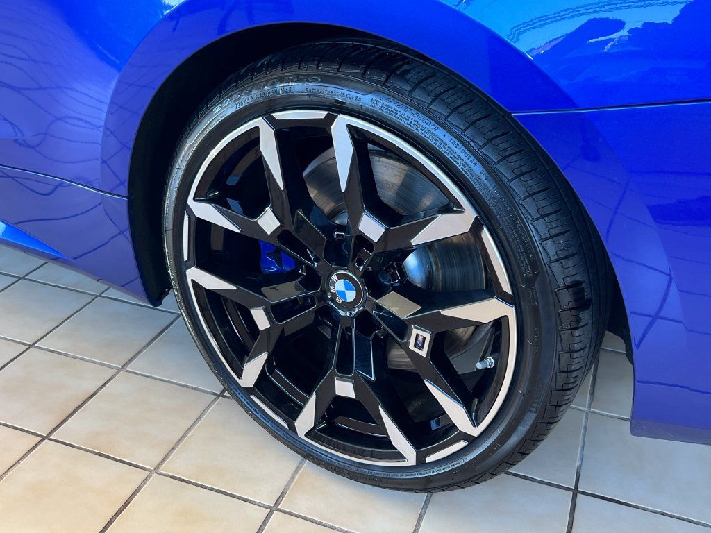 Used 2025 BMW M440i Convertible RWD image 17