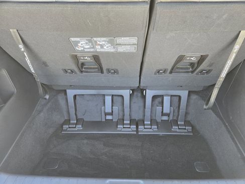 Certified 2026 Kia Carnival SX FWD image 33