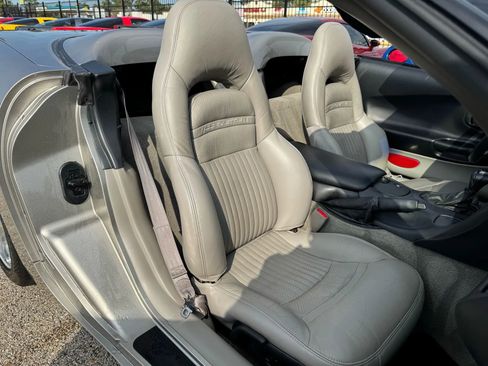 Used 2000 Chevrolet Corvette Convertible w/ Memory Pkg image 25
