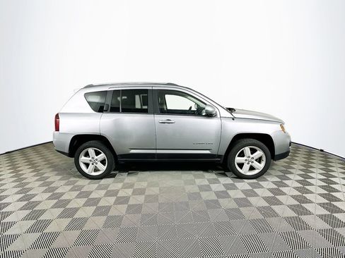 Used 2014 Jeep Compass Latitude FWD image 10