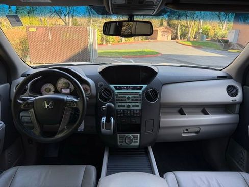 Used 2011 Honda Pilot Touring image 18