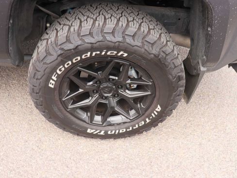 Used 2024 Toyota Tacoma TRD Off-Road w/ TRD Off Road Upgrade Package AWD/4WD image 9