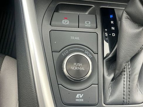 Certified 2025 Toyota RAV4 XLE w/ Convenience Package AWD/4WD image 26