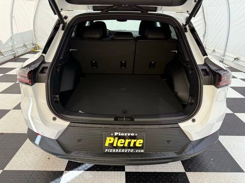 New 2026 Chevrolet Equinox EV LT image 4
