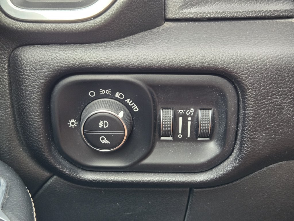 Used 2024 RAM 2500 Laramie AWD/4WD image 25