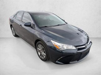 Used 2016 Toyota Camry SE FWD video 3