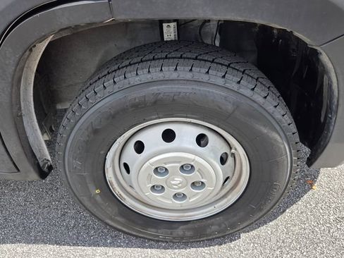 Used 2023 RAM ProMaster 2500 FWD image 11
