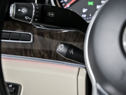 Used 2019 Mercedes-Benz E 300 4MATIC image 29