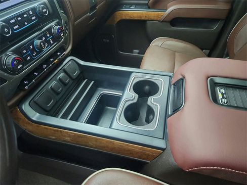 Used 2016 Chevrolet Silverado 1500 High Country w/ High Country Premium Package image 18