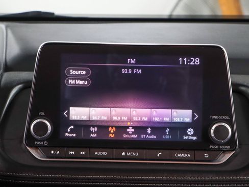 Used 2024 Nissan Rogue SV FWD image 19
