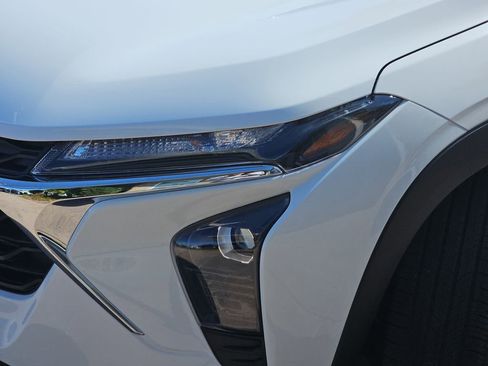 New 2026 Chevrolet Trax LS w/ Driver Confidence Package FWD image 32
