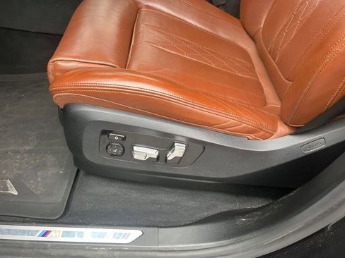Used 2019 BMW X7 xDrive50i w/ M Sport Package image 21