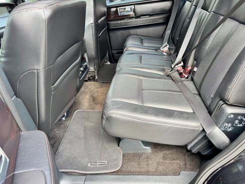 Used 2016 Lincoln Navigator Reserve image 29