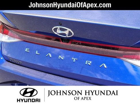 Certified 2022 Hyundai Elantra SEL FWD image 25