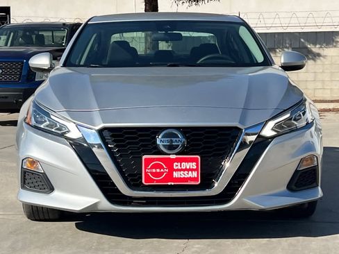 Used 2022 Nissan Altima 2.5 SV image 11