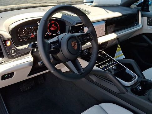 New 2026 Porsche Cayenne Coupe AWD/4WD image 4
