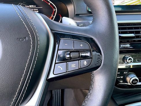 Used 2023 BMW 530i xDrive w/ Premium Package image 11