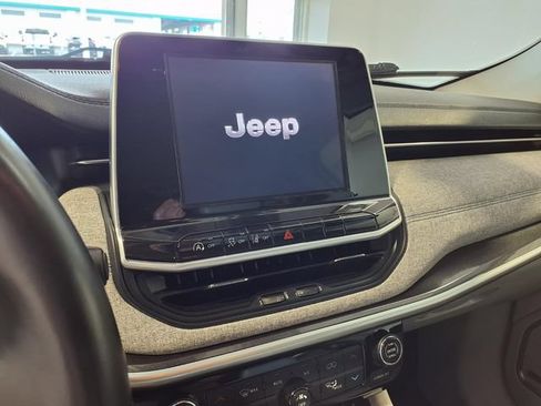 Used 2022 Jeep Compass Latitude w/ Sun and Sound Group AWD/4WD image 15