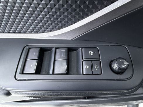 Used 2021 Toyota C-HR LE image 18