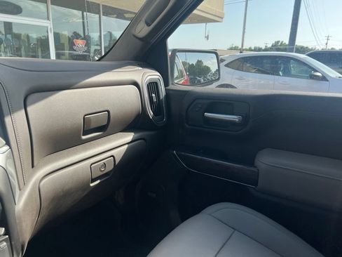 Used 2022 Chevrolet Silverado 1500 LTZ AWD/4WD image 17